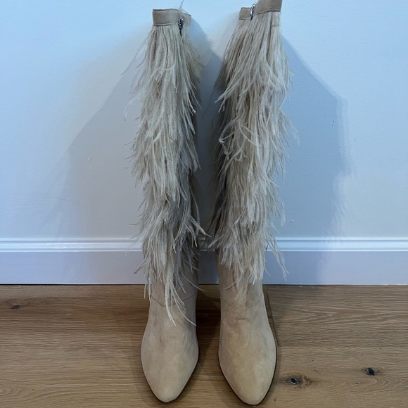 Colin Stuart Cream Feather Boots Size 8 - Picture 2 of 9